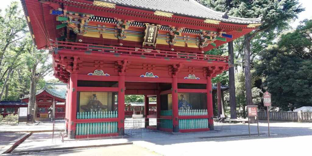 Tokyo Backstreets Bike Tour Nezu streetfood Ueno Yanaka Kanda cycling tour