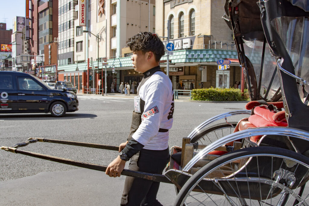 東京の下町を巡る自転車プライベートツアー - Tokyo Backstreets Bike Tour